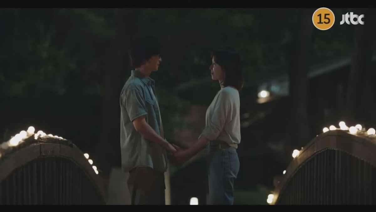 드라마 '러브 미' 1~2회 예고편 장면 중 일부. / 유튜브 'JTBC Drama'