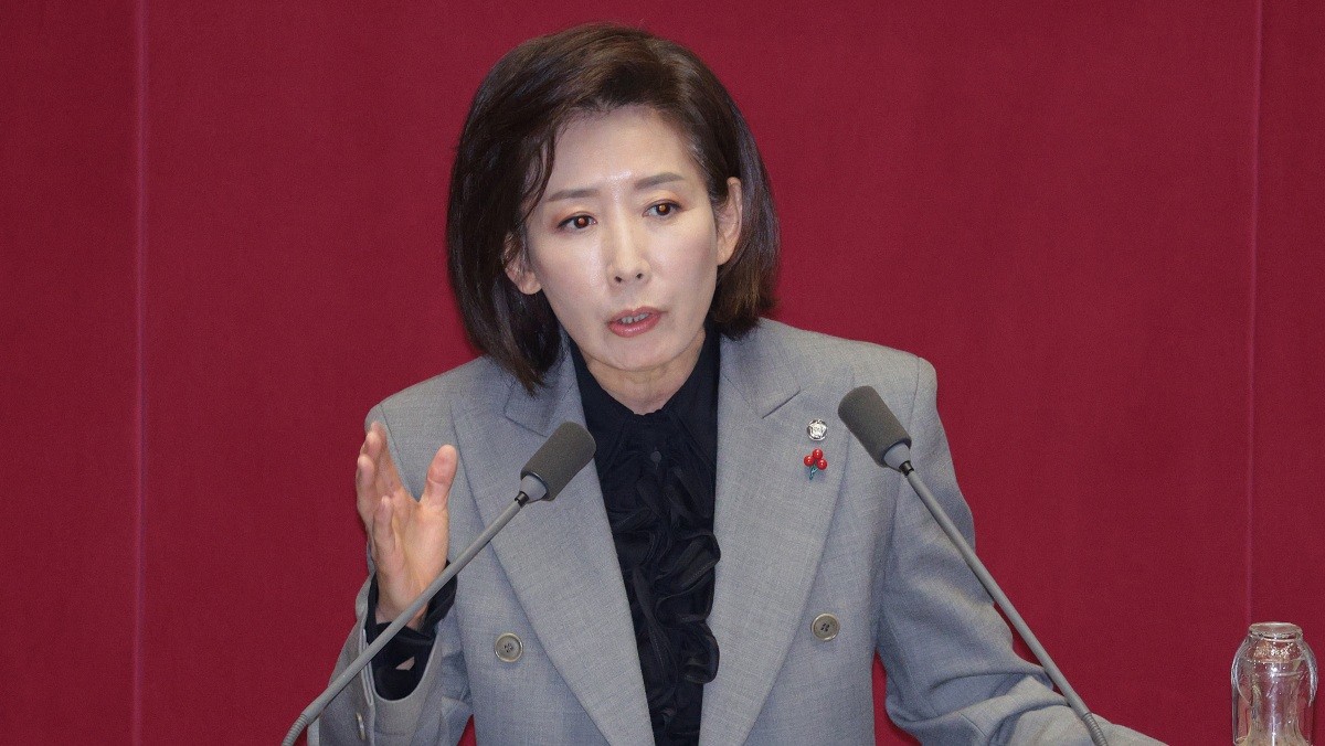 나경원 국민의힘 의원이 9일 서울 여의도 국회에서 열린 제429회국회(정기회) 제16차 본회의에서 가맹사업거래의 공정화에 관한 법률 일부개정법률안에 대한 무제한 토론(필리버스터)을 하고 있다. / 뉴스1