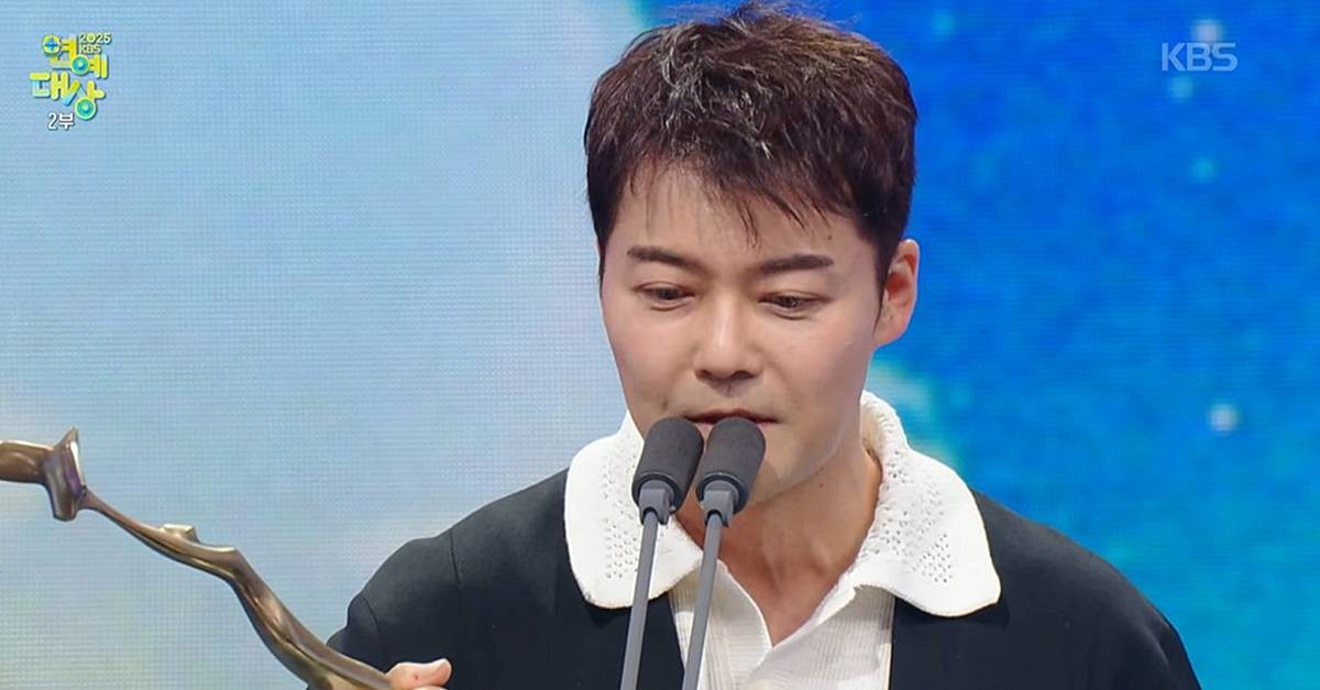 2025 KBS 연예대상 대상 수상한 전현무 / 유튜브 'KBS Entertain'