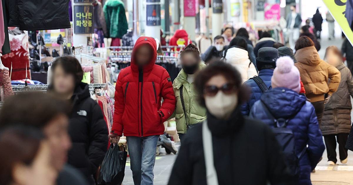 북적이는 시장 / 뉴스1