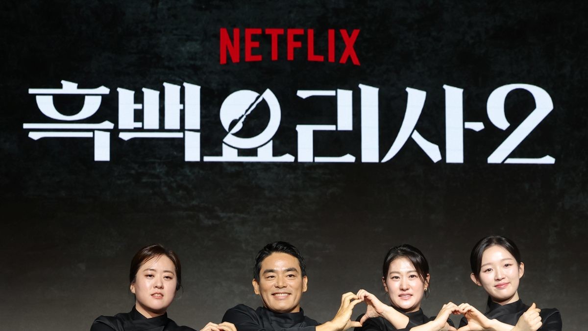 넷플릭스 시리즈 '흑백요리사: 요리 계급 전쟁' 시즌2. 셰프 술빚는 윤주모(왼쪽부터)와 프렌치 파파, 중식마녀, 아기 맹수의 모습. / 뉴스1
