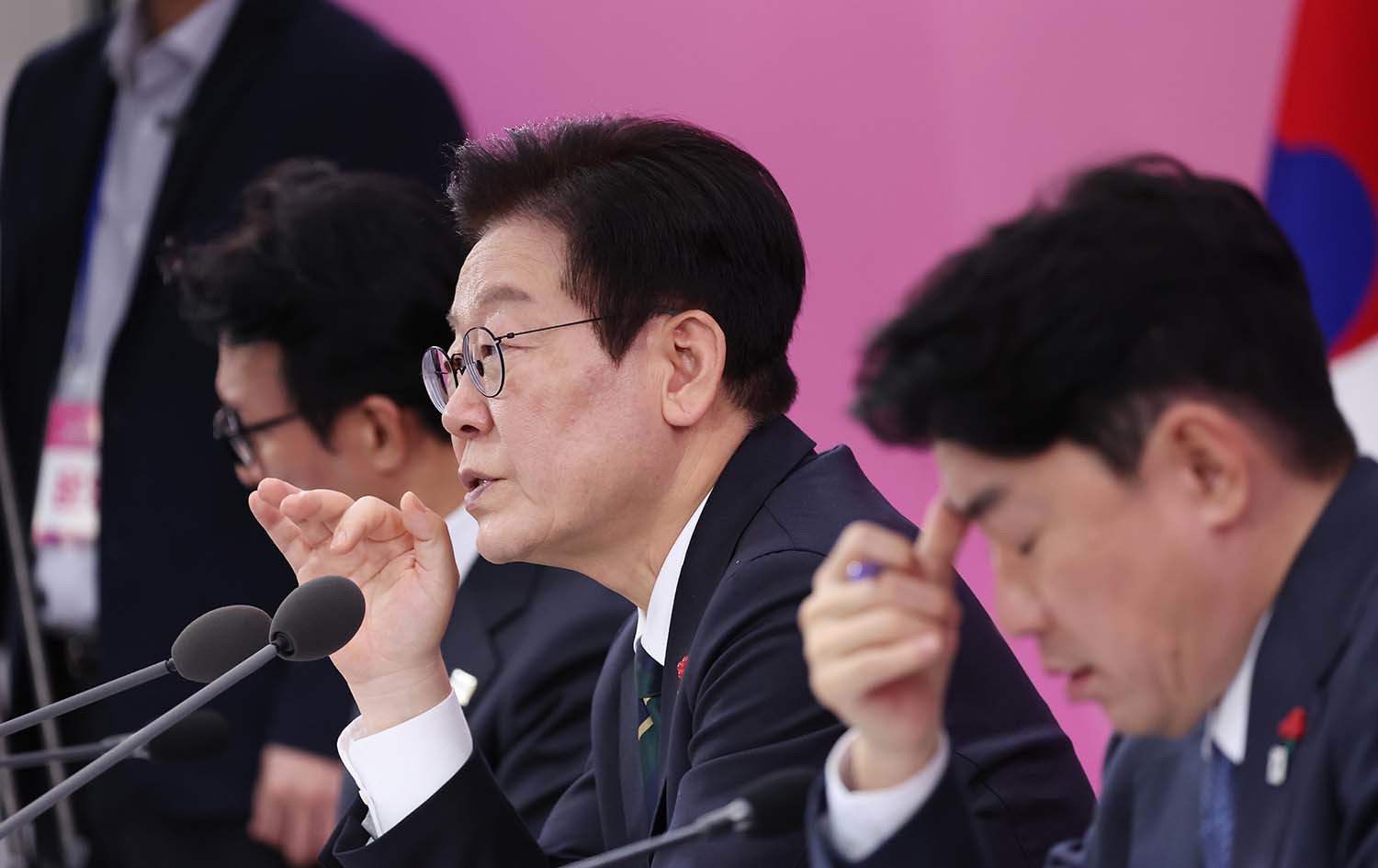 이재명 대통령이 23일 부산 동구 해양수산부 청사에서 열린 해수부 업무보고에서 발언하고 있다. / 뉴스1(대통령실통신사진기자단)