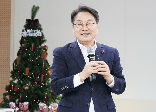 강기정 광주광역시장이 23일 오후 시청 중회의실에서 열린 '제10기 광주광역시 청년위원회 성과공유회'에 참석해 축사를 하고 있다./광주광역시 제공