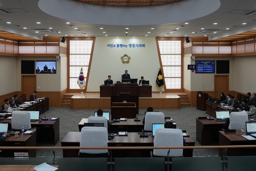 영천시의회 본회의장 전경.  / 영천시의회 제공