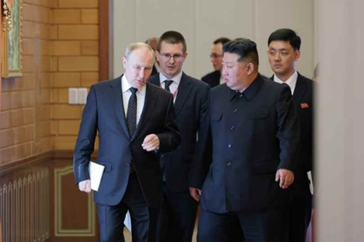 왼쪽부터 블라디미르 푸틴 러시아 대통령, 김정은 북한 국무위원장 / 뉴스1