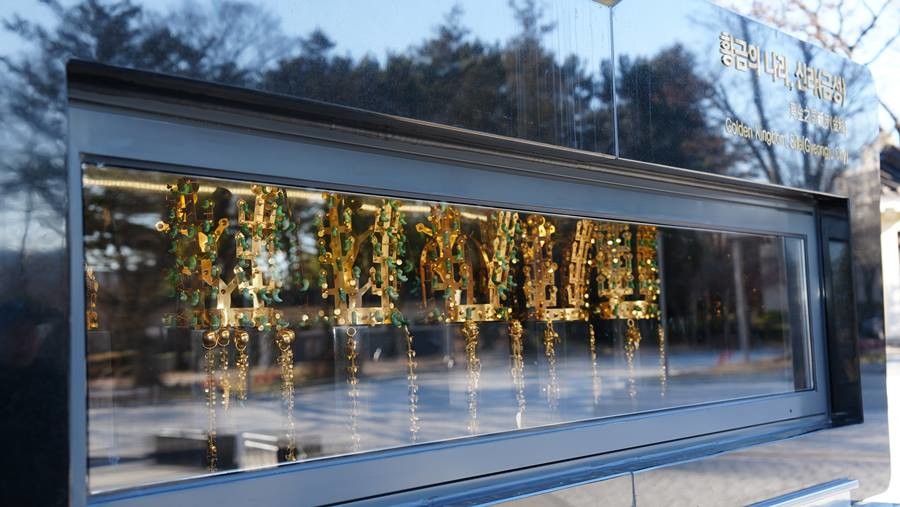 신라 금관 모형 6종