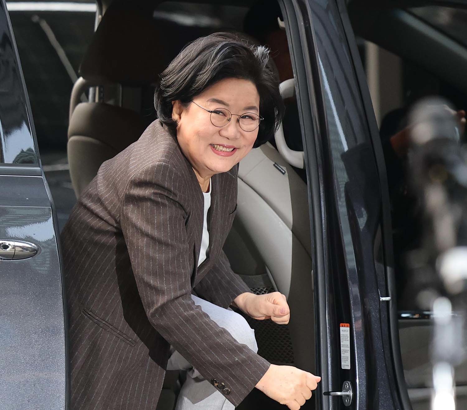 초대 기획예산처 장관 후보자로 지명된 이혜훈 전 국민의힘 의원이 29일 오전 서울 중구 예금보험공사에 마련된 인사청문회 준비 사무실로 처음 출근하고 있다. / 뉴스1