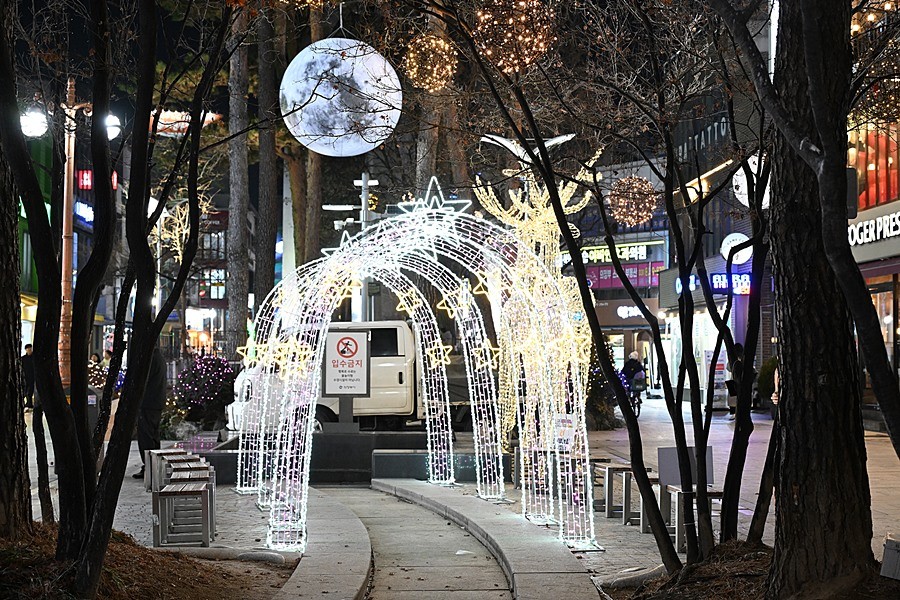 ‘제1회 행복로 통큰세일 및 빛 축제’ 현장 모습
