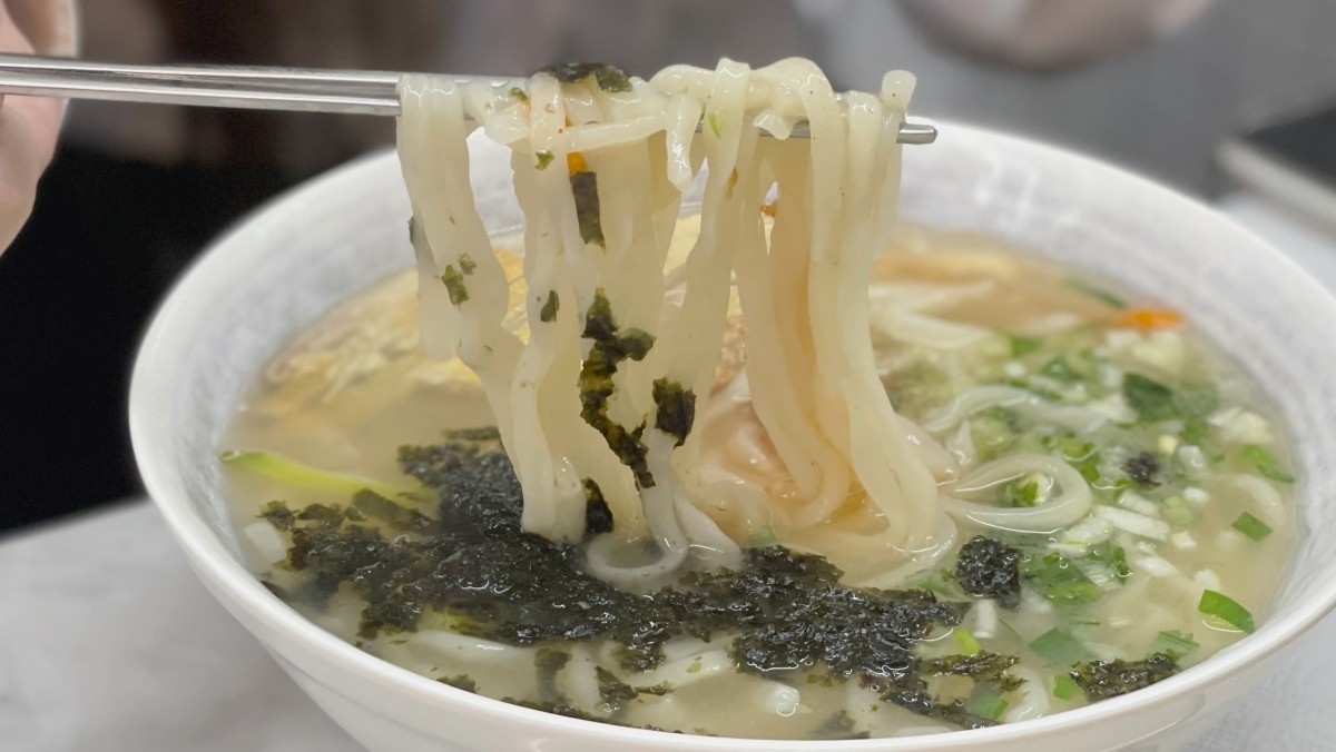 칼국수 / MUKUTAN-shutterstock.com