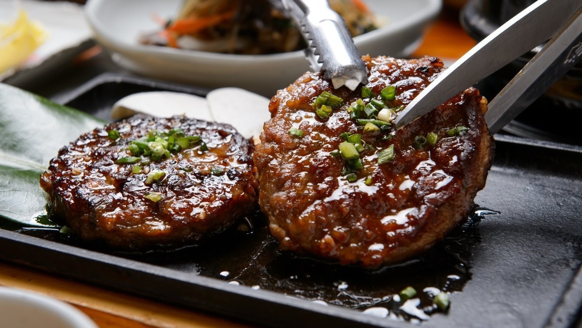 기사 이해를 돕기 위한 떡갈비 자료 사진. / photohwan-shutterstock.com