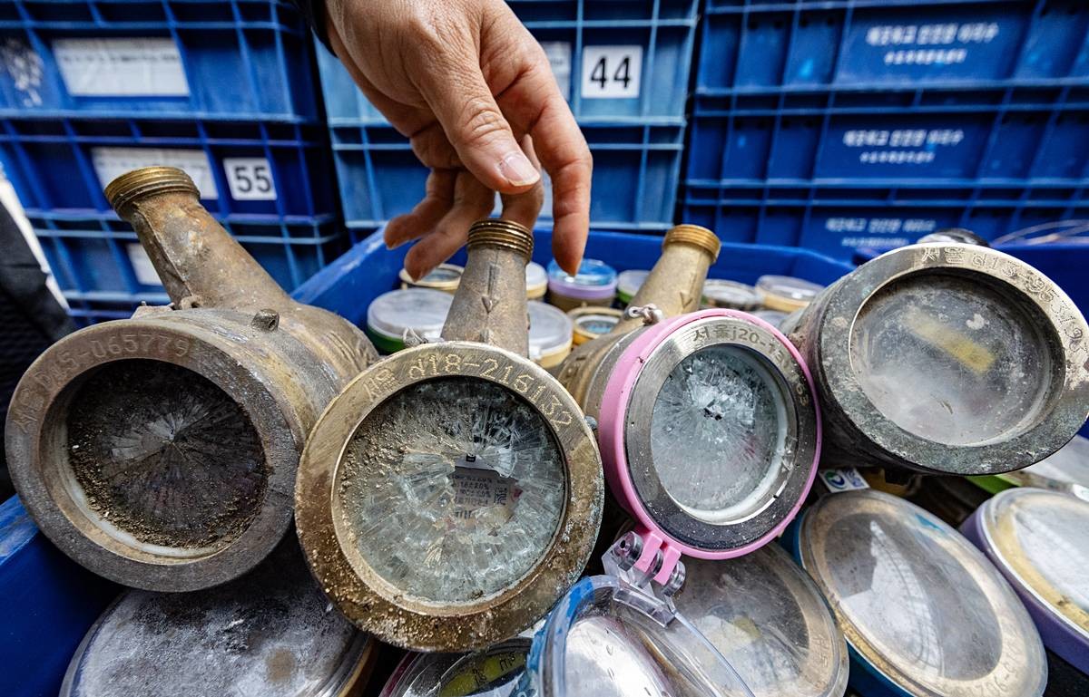 한파에 동파된 수도계량기 / 뉴스1