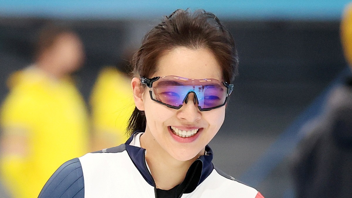 김보름이 훈련을 마친 뒤 활짝 웃고 있다. / 뉴스1