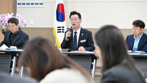 올 4월 취임 1주년 소회와 감사 인사는 전하고 있는 김제선 중구청장 / 사진=대전 중구