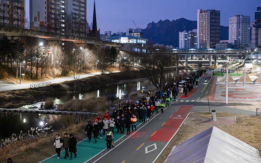 1월 1일 ‘2026 의정부시 해맞이 산책, 하천길 따라 새빛까지’ 행사 모습