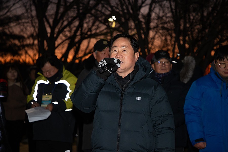 신년 인사를 나누는 주광덕 시장