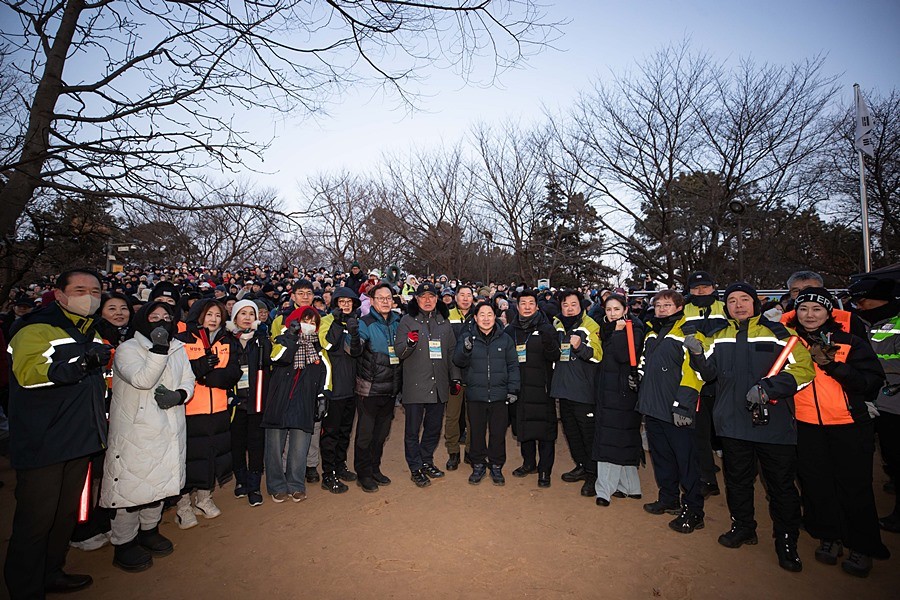 제12회 황금산 해맞이 축제에 참석한 주광덕 시장과 주요 내빈들