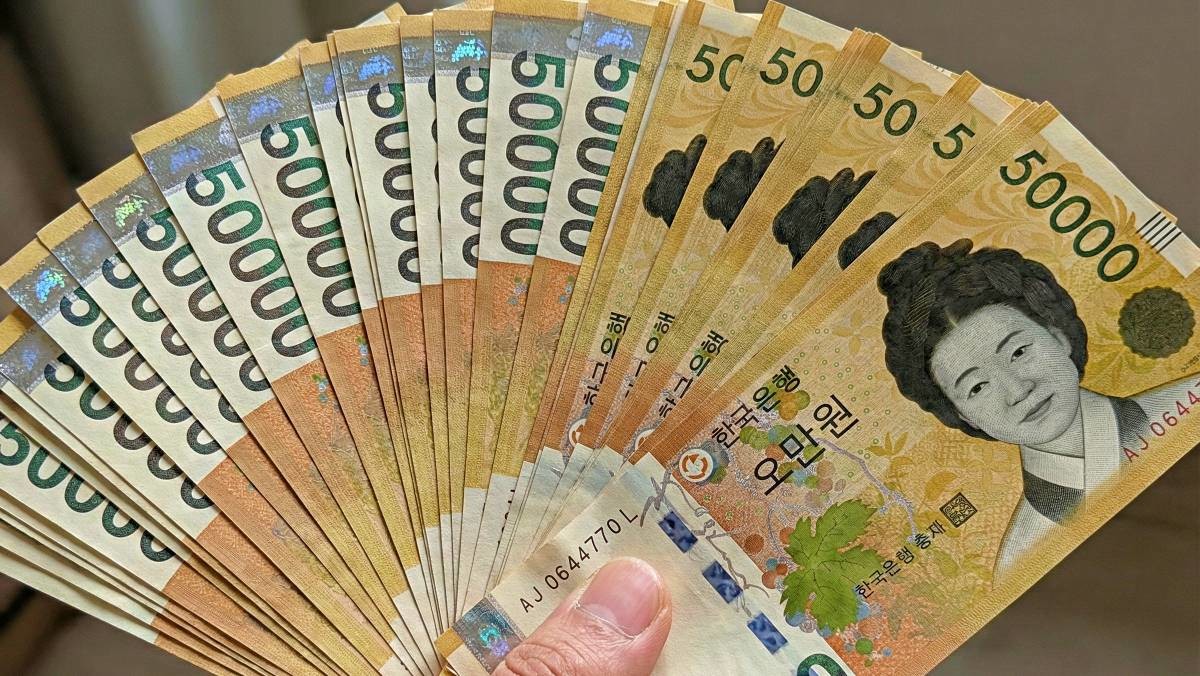 '1인당 매달 최대 60만원 지급…새해 첫날, 2년 만에 부활한 지원금 정체는?' 기사 내용을 바탕으로 제작한 자료사진.