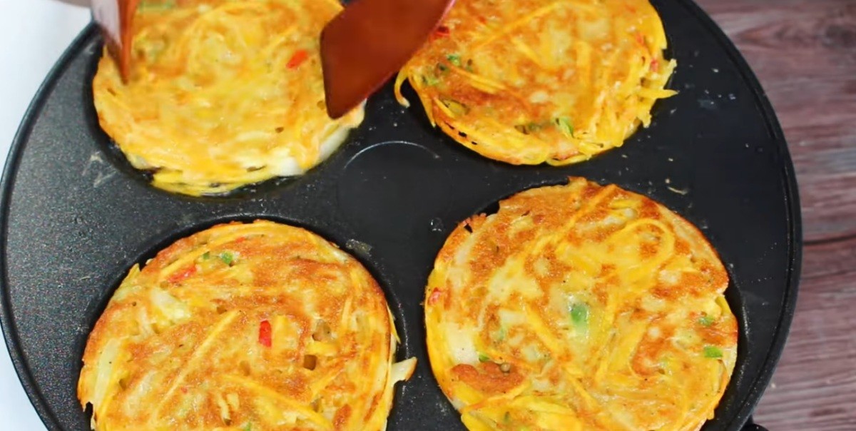 프라이팬에 부치는 모습 / 유튜브 '집밥 korean home cooking'