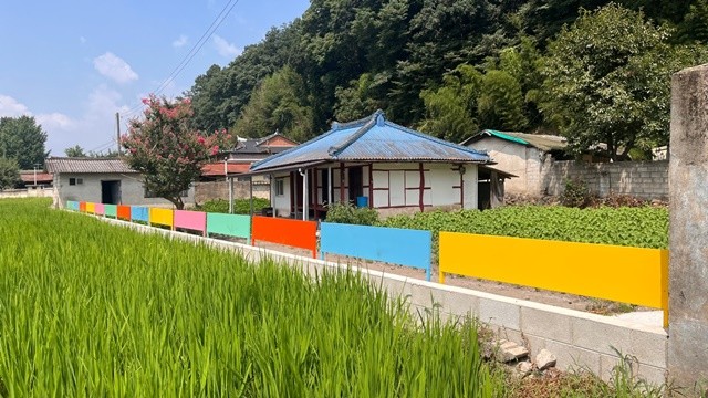 북일면 작동마을 노인활용시설 담벼락 개선 사례. 장성군 제공