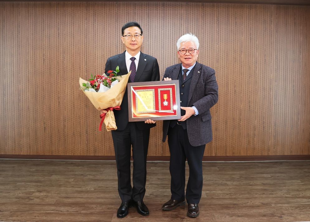 대전시의회 민경배 의원, ‘지방자치 30주년’ 의정대상 수상 / 대전시의회