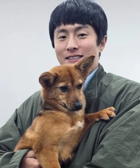 웹툰 작가 기안84와 유기견 / 인스타그램 '셀럽인'