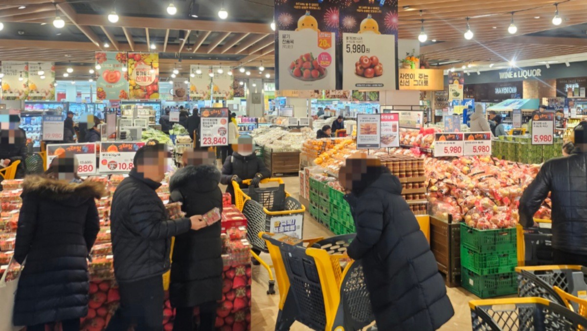 고래잇페스타가 진행되고 있는 한 이마트 점포 사진. / 이마트 제공