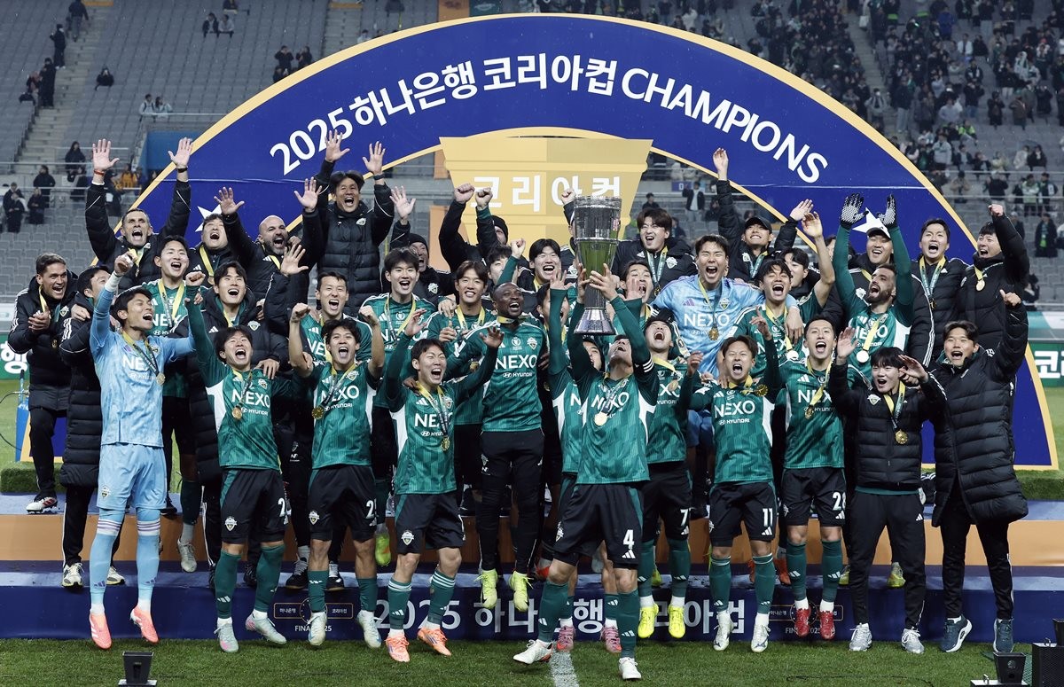 전북 현대의 주장 박진섭(31)이 저장 FC로 이적한다. / 뉴스1