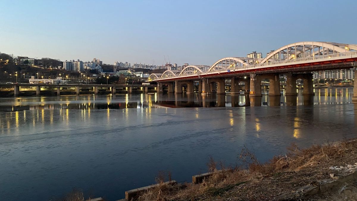 3일 서울 한강이 얼어붙어 있는 모습. / 기상청 제공-뉴스1