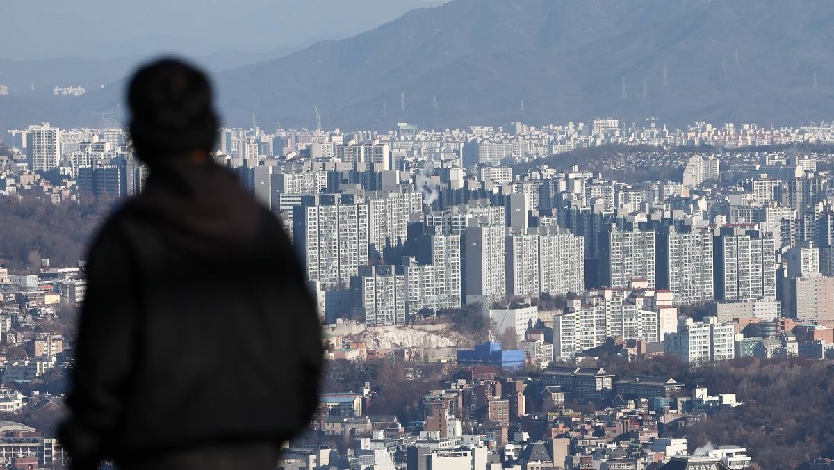 서울 남산타워에서 바라본 아파트 단지. / 뉴스1