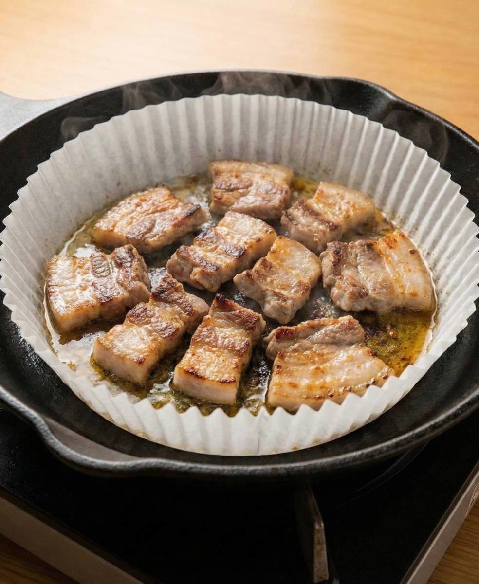 '집에서 삼겹살 깔끔하게 구워 먹기!' 기사 내용 토대로 AI툴 활용해 제작한 자료사진.