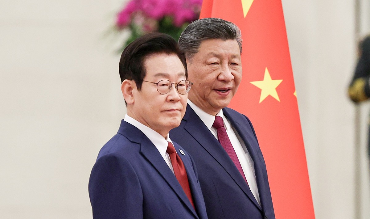 이재명 대통령과 시진핑 중국 국가주석. 송언석 국민의힘 원내대표는 이재명 대통령과 시진핑 중국 국가주석 간 정상회담에 대해 '실질적 외교·안보 이익은 거의 확보하지 못한 이벤트성 회담'이라고 혹평했다. 송언석 원내대표는 6일 서울 여의도 국회에서 열린 원내대책회의에서 '이번 회담은 중국으로부터 '편을 잘 고르라', 다시 말해 '줄을 잘 서라'는 경고만 듣고 돌아온 회담으로 평가절하될 수밖에 없다'라며 이렇게 주장했다. / 연합뉴스