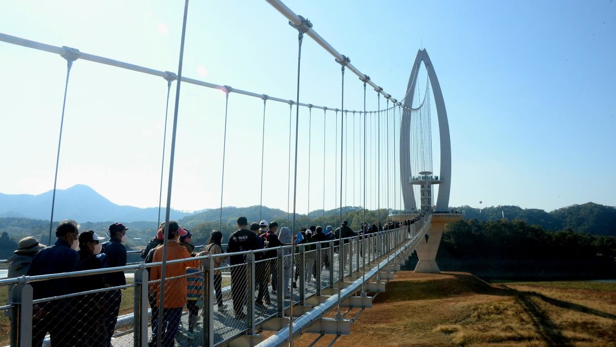 옥정호 출렁다리. / 뉴스1