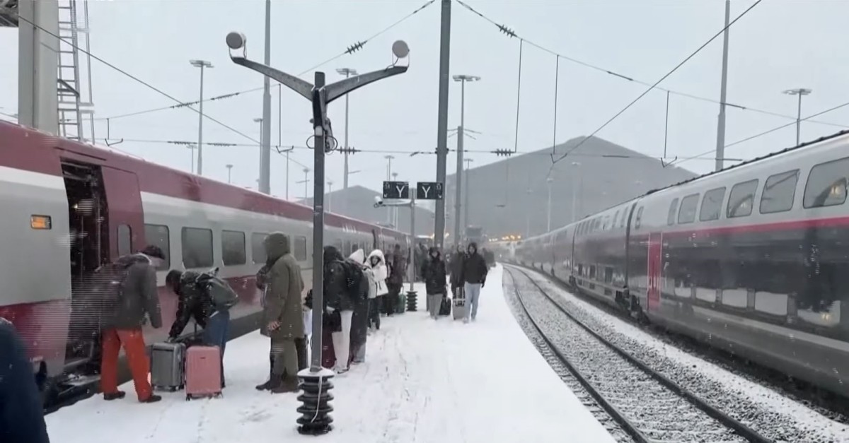 북극발 한파에 항공편 줄취소…유럽 교통 차질   / 유튜브 '연합뉴스TV' 보도 화면 캡처
