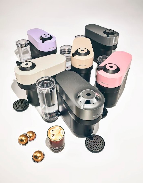 ‘버츄오 팝 플러스’ 신규 컬러 5종 및 타이탄 컬러. /네스프레소 제공</b>