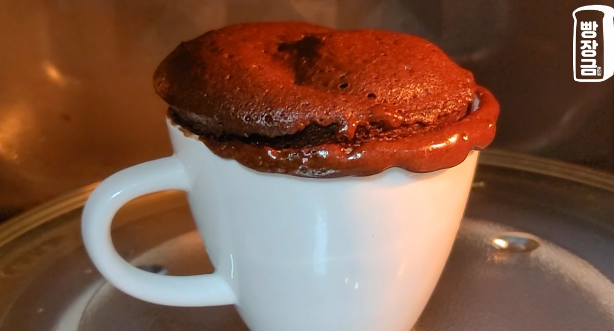 맛있게 완성된 '프로틴 빵' / 유튜브 '빵장금'