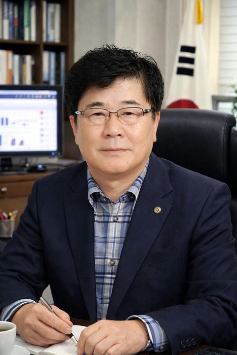 우석대 특임교수 김동진