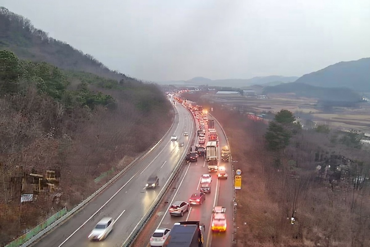 다중 추돌 사고가 난 서산영덕고속도로 일대. / 한국도로공사