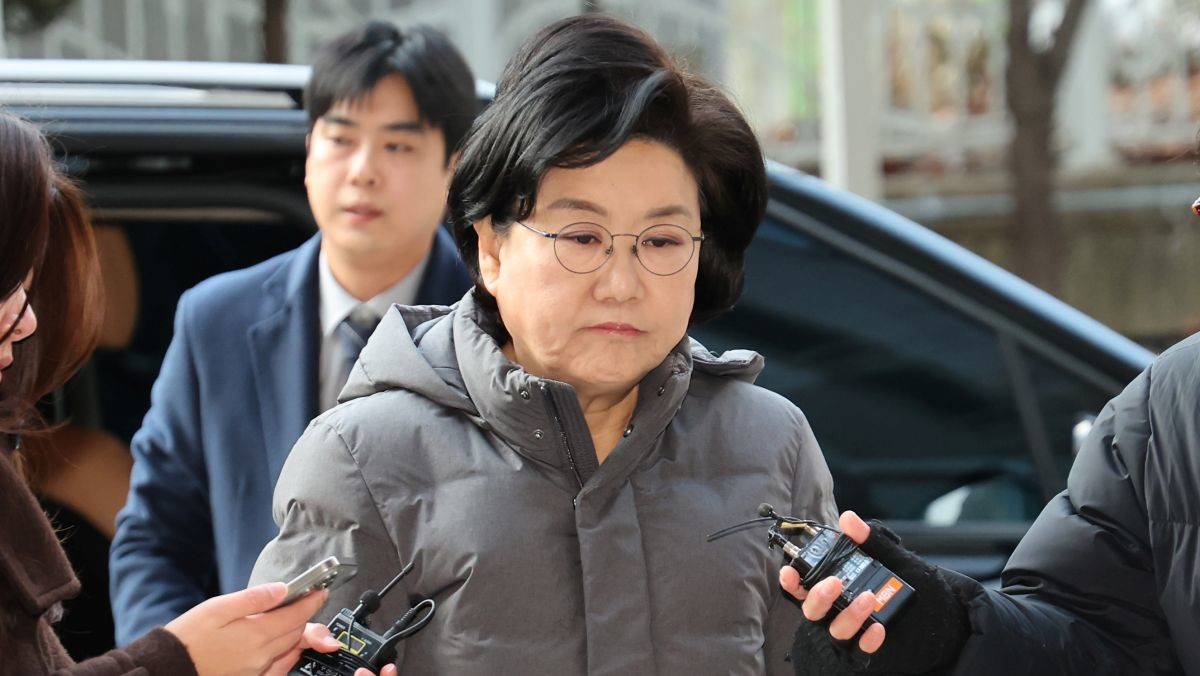이혜훈 초대 기획예산처 장관 후보자가 9일 오전 서울 중구 예금보험공사에 마련된 인사청문회 준비 사무실로 출근하며 취재진의 질문을 받고 있다. / 뉴스1