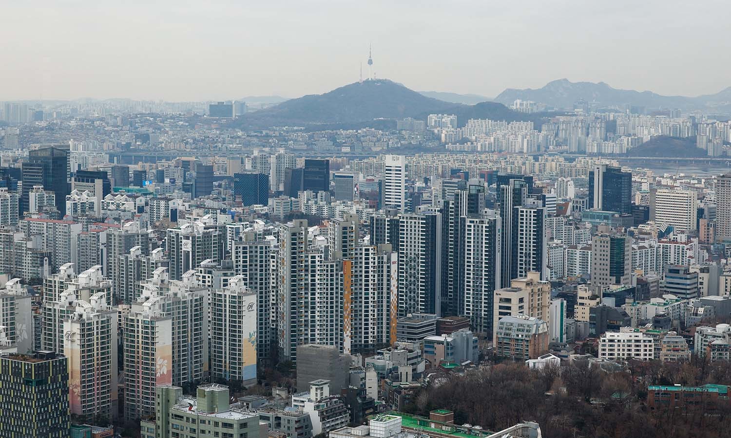 지난 6일 서울 강남구 트레이드타워에서 바라본 도심 아파트 단지. / 뉴스1