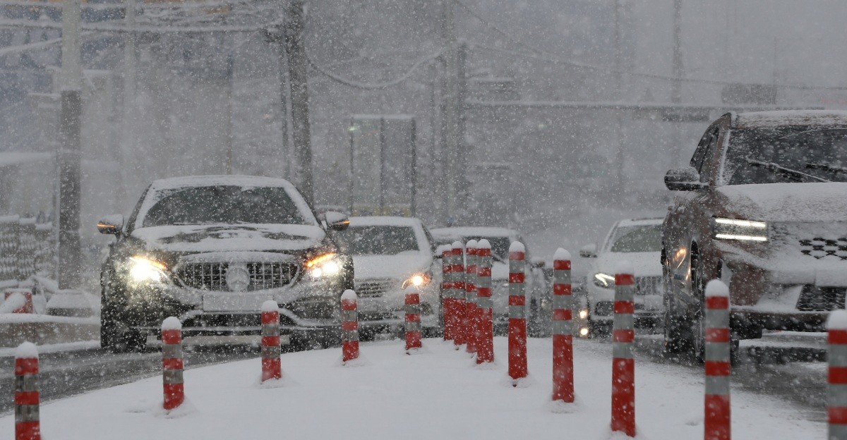 눈길에 미끌리는 후륜구동 자동차. 기사의 이해를 돕기 위한 사진 / 뉴스1