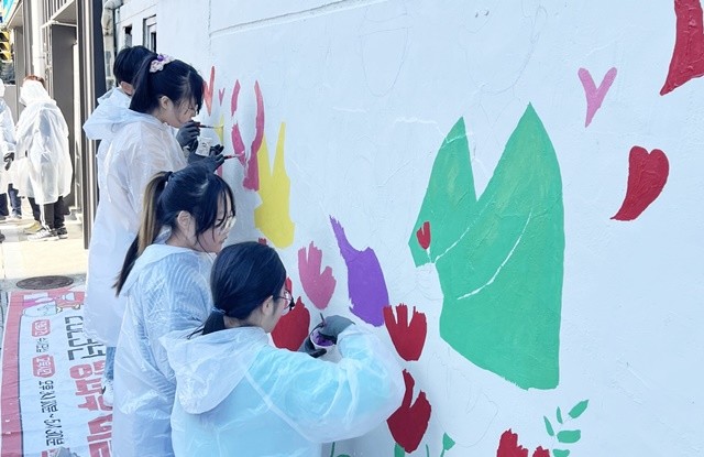 뽕뽕다리 마을 공동체 다락(벽화그리기)