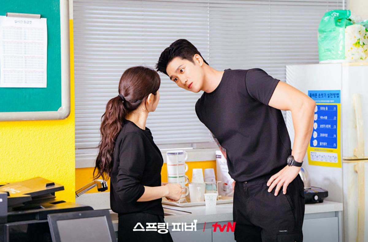 동명의 인기 웹소설을 원작으로 한 '스프링 피버' / tvN