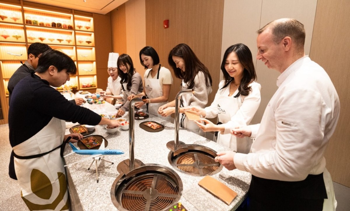 대한항공 프레스티지 동편 좌측 라운지 내 쿠킹 스튜디오(L’atelier) / 대한항공 제공