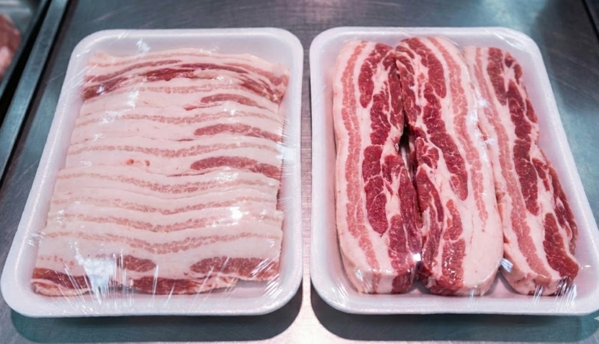 비계 삼겹살과 일반 삼겹살, 기사 내용을 바탕으로 한 AI 단순 자료 이미지