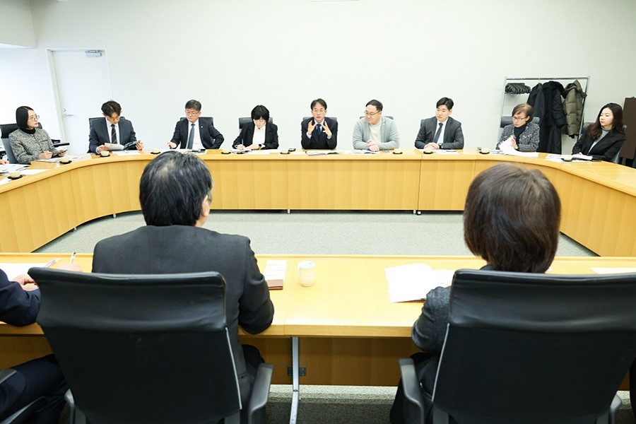 하코다테 공립미래대학 관계자들과 면담하는 고양시 방문단