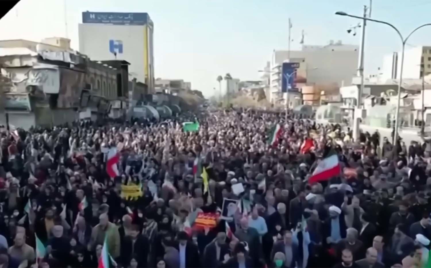 이란 시위 현장 / 'PBS NewsHour' 유튜브