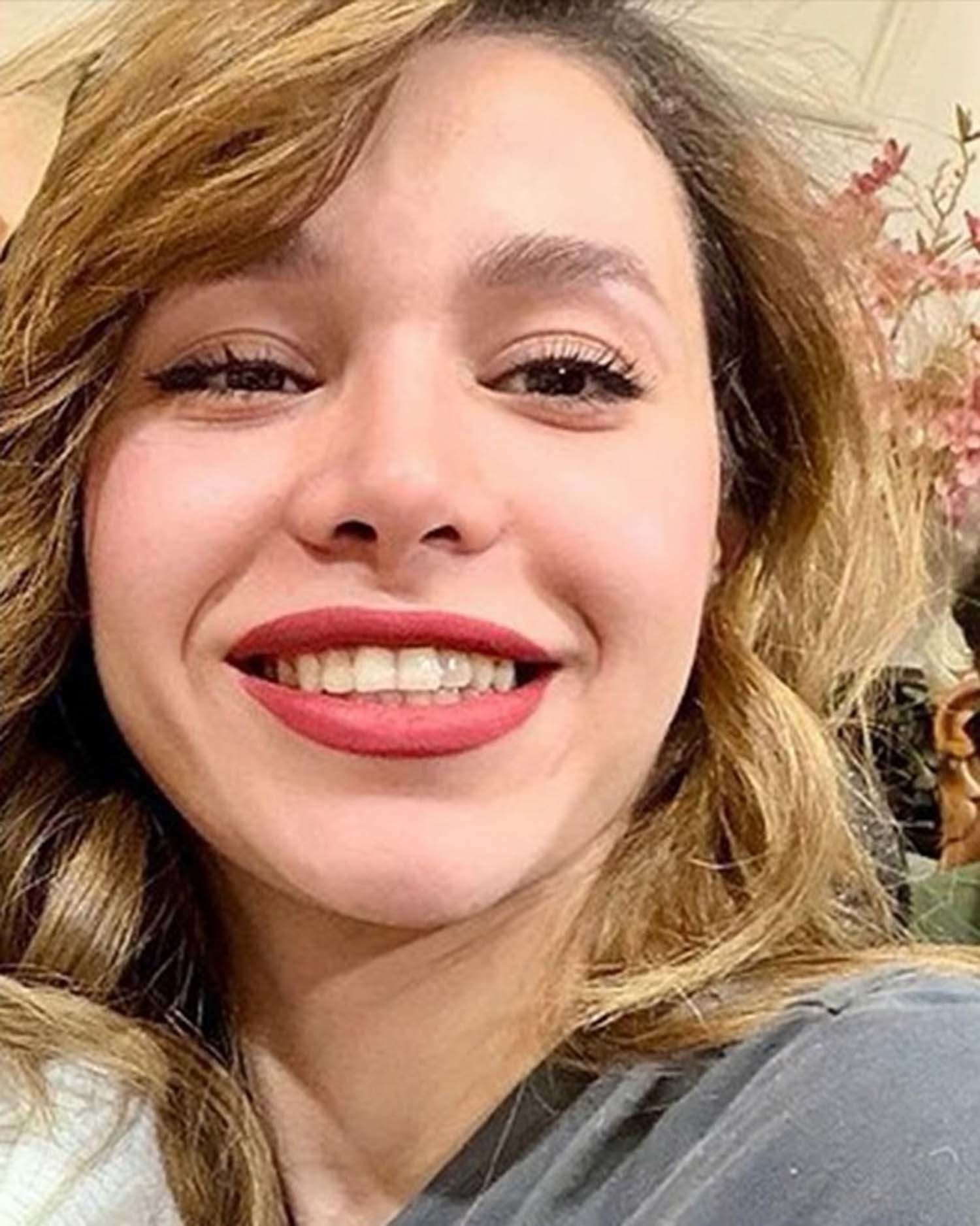 시위 도중 즉결처형당한 이란 여대생 루비나 아미니안. / 아미니안 인스타그램