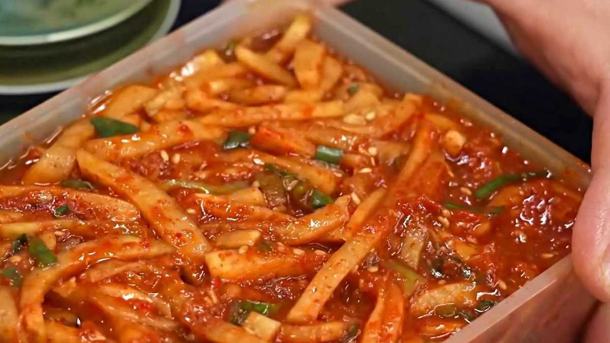 류수영이 완성한 '무생채'. / 유튜브 'KBS Entertain'