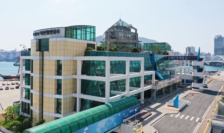 부산항만공사(BPA)가 고용노동부와 한국산업안전보건공단이 추진하는 ‘대·중소기업 안전보건 상생협력사업’에서 2025년도 우수사업장으로 선정됐다. / 사진제공=부산항만공사
