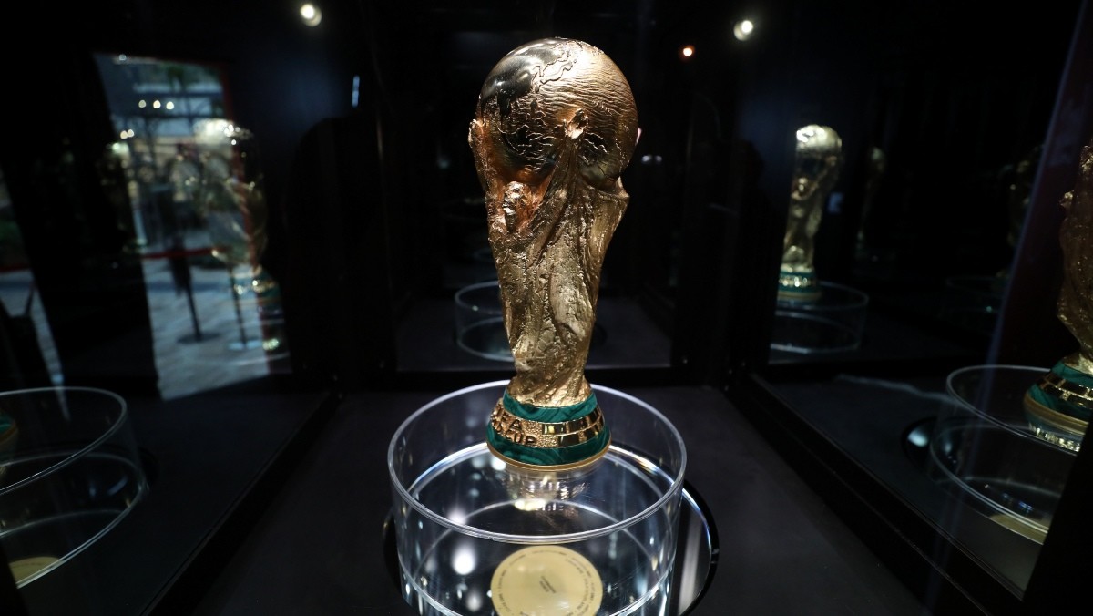 2022 카타르 월드컵 우승 트로피. 기사의 이해를 돕기 위한 사진 / 뉴스1